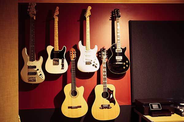 Aria stocks guitars